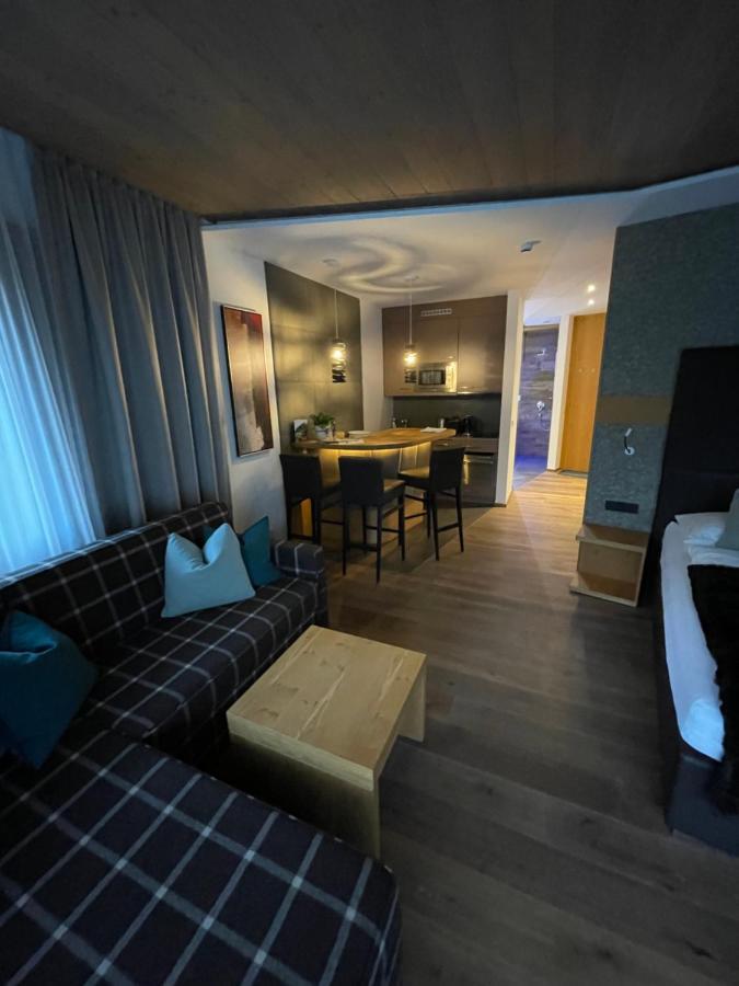 Haus Alt St. Anton Lägenhet Sankt Anton am Arlberg Exteriör bild