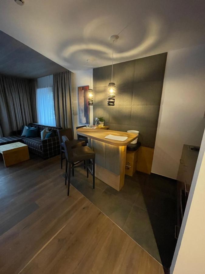 Haus Alt St. Anton Lägenhet Sankt Anton am Arlberg Exteriör bild
